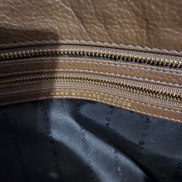 Authentic Mark Jacobs Leather Shoulder Hand Bag - Picture 4 of 4